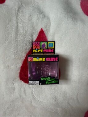 NeeDoh Nice Cube Purple Super Solid Squish
